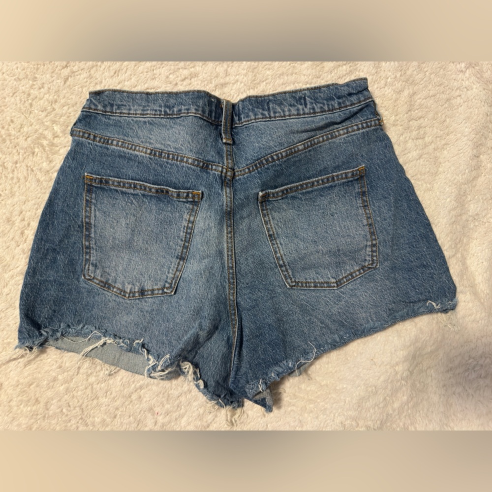 Universal Thread Light Blue Jean Shorts - Picture 2 of 3